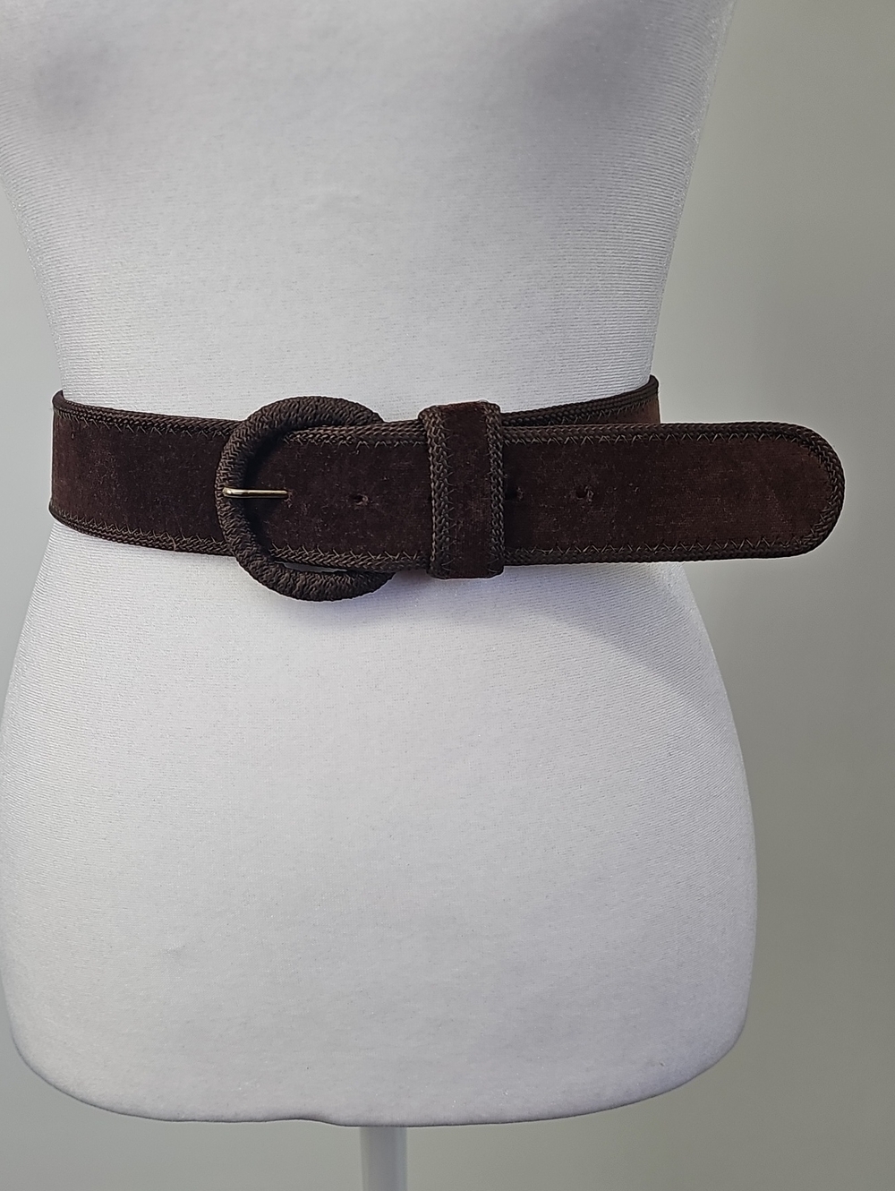Elegant Brown Suede Velvet Round-Buckle Waist Belt w Embroidered Trim Details